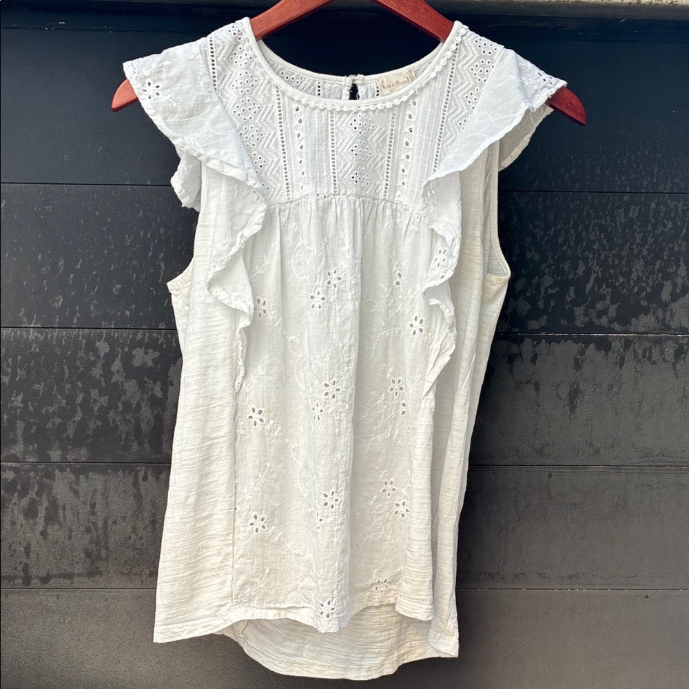 Hem & Thread White Ruffle Eyelet Lace Blouse Size M